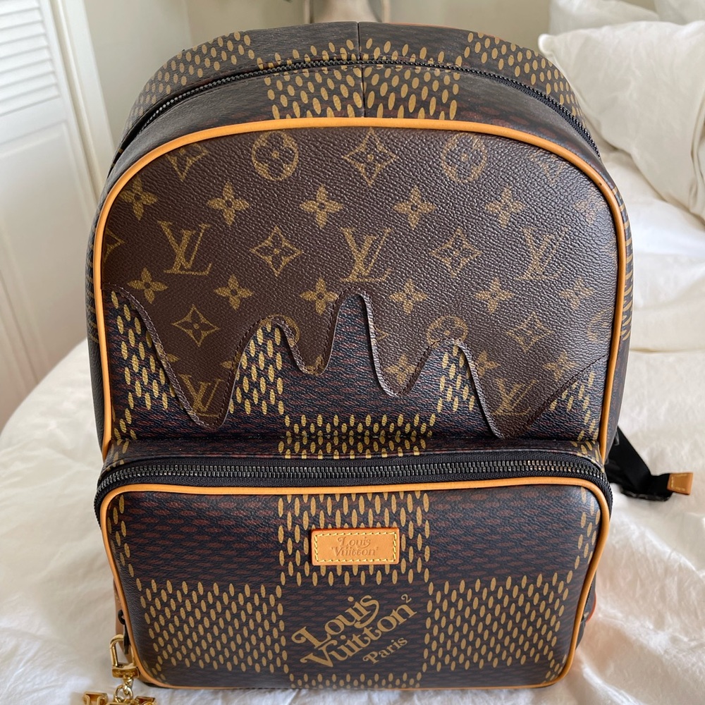 Mens lv drip backpack authentic like new